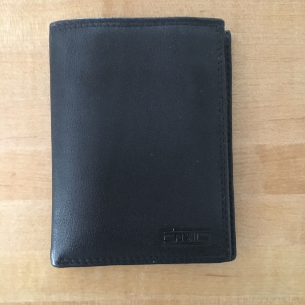 Men’s Fossil Black Leather Bi-fold Wallet